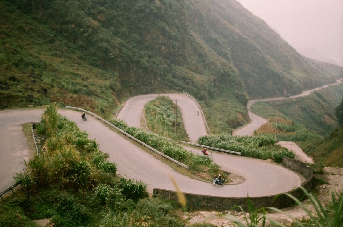 Wietnamskie drogi - zdjęcie analogowe | OlaRosa.com